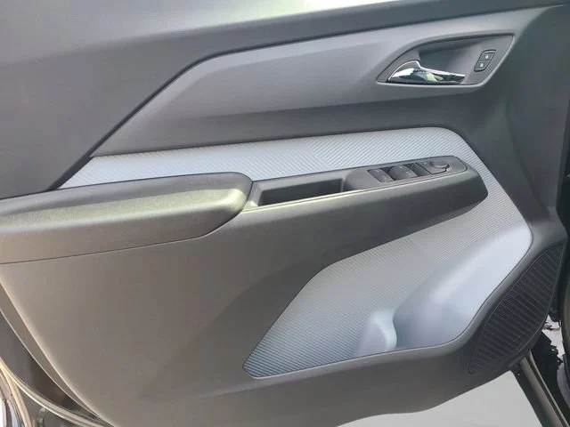 New 2027 Mosaic Black Metallic Chevrolet LT image 13