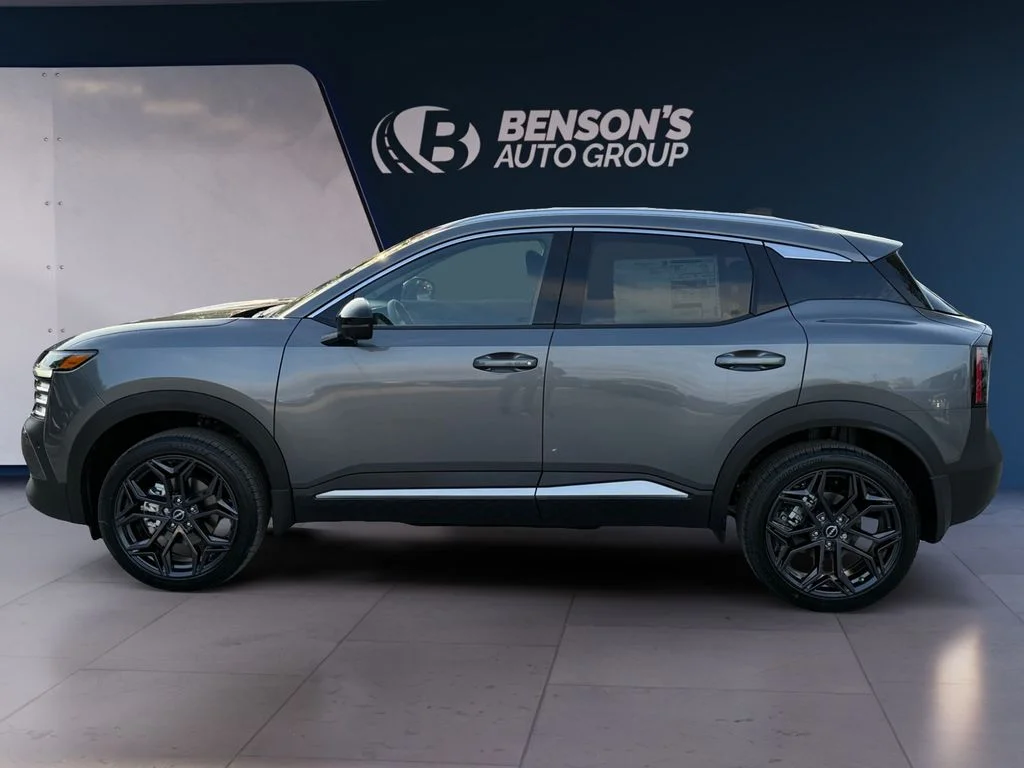 New 2027 Gray Nissan SR image 2