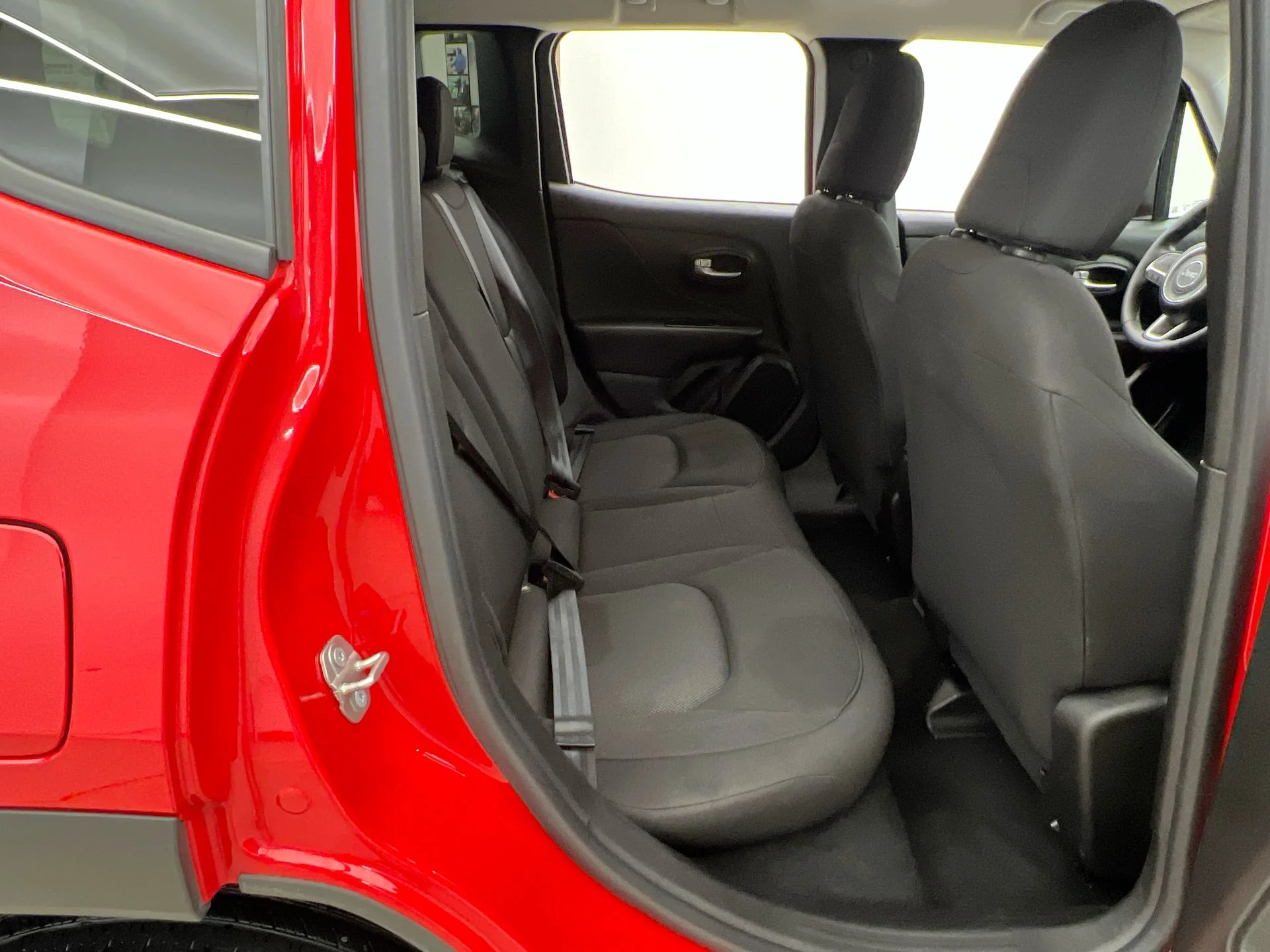 Used 2023 Red Jeep Latitude image 17