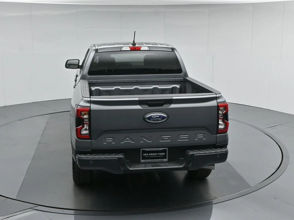 New 2026 Carbonized Gray Metallic Ford XLT image 38