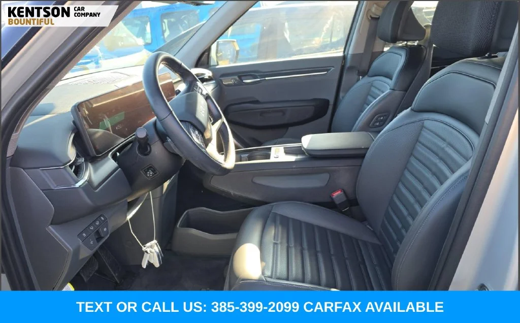 Used 2024 White Kia Land image 4