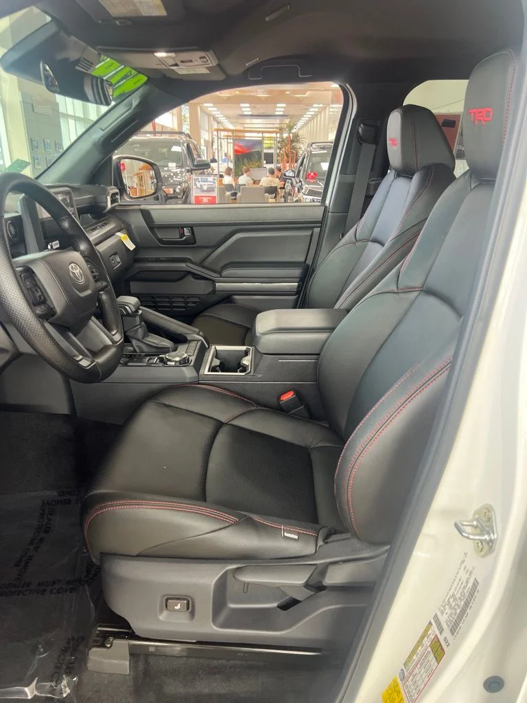 2026 Toyota Tacoma SR5 - Photo 6