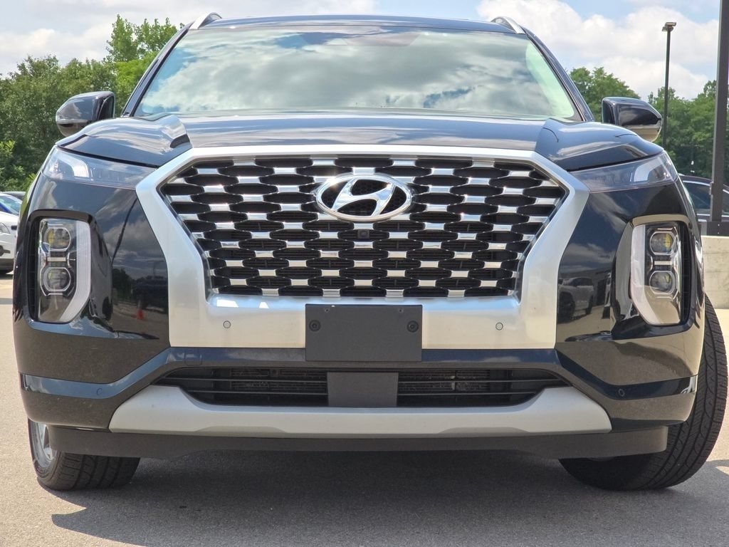 Used 2022 Abyss Black Pearl Hyundai Limited image 3