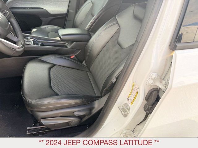 Used 2024 White Jeep Latitude image 11