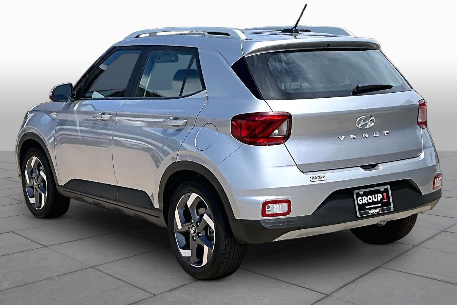 Used 2026 Shimmering Silver Hyundai SEL image 9
