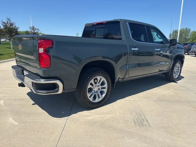Used 2025 Cypress Gray Chevrolet LTZ image 33