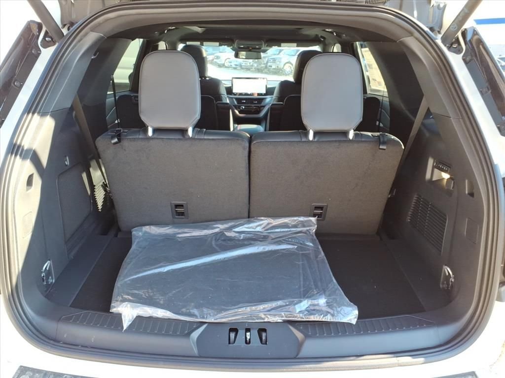 New 2026 Star White Metallic Tri-Coat Ford ST image 13