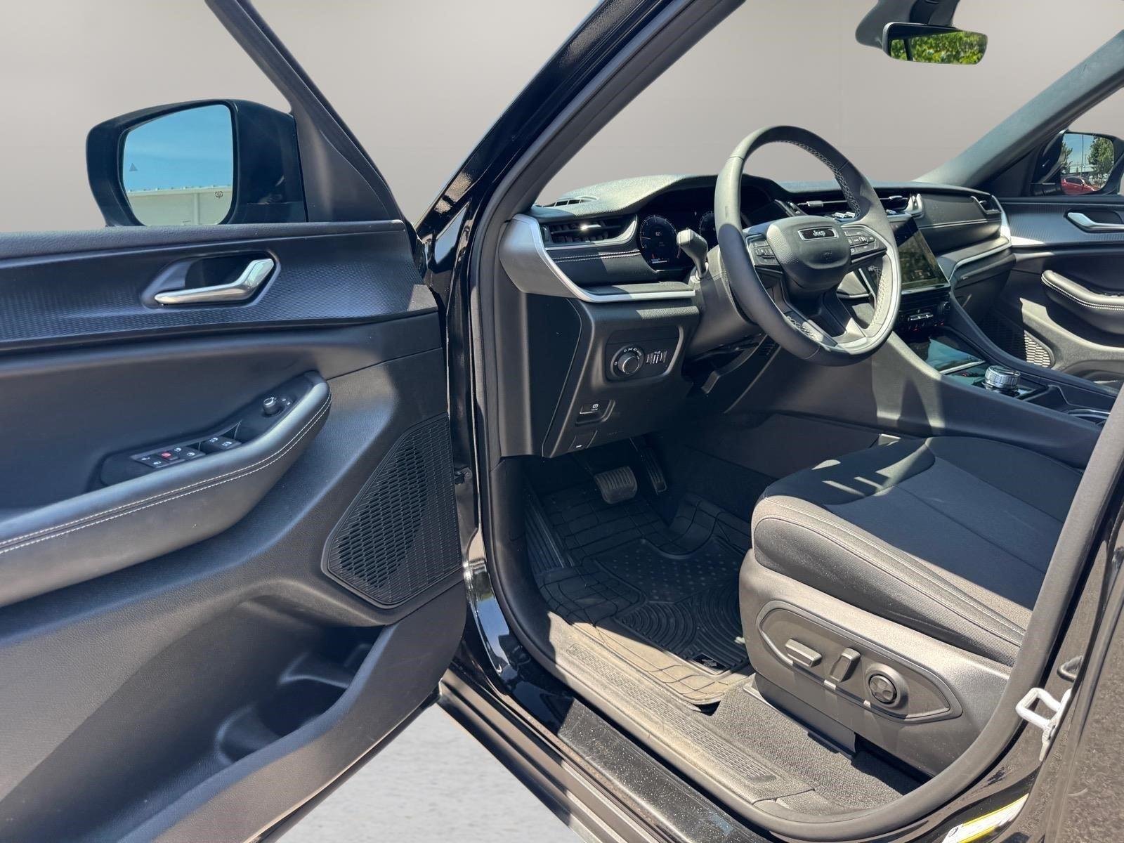 2025 Jeep Grand Cherokee L Laredo - Photo 15