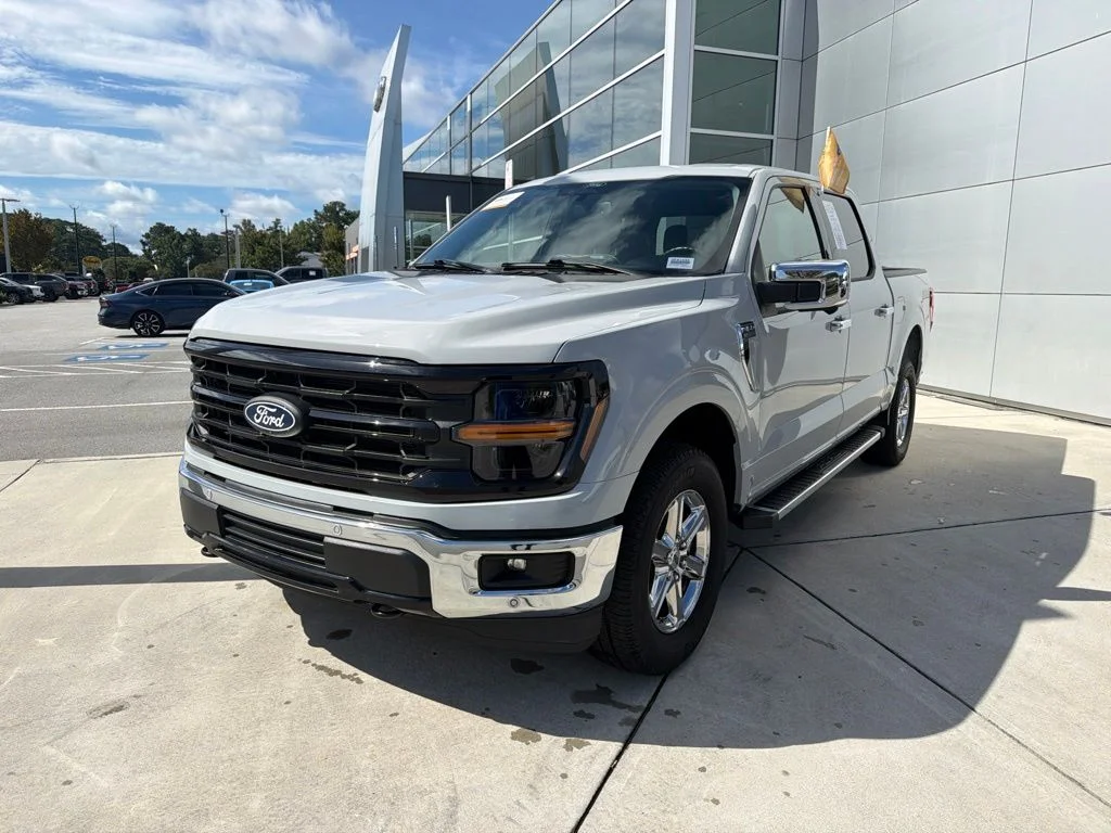 Certified Used 2024 Avalanche Gray Ford XLT image 4