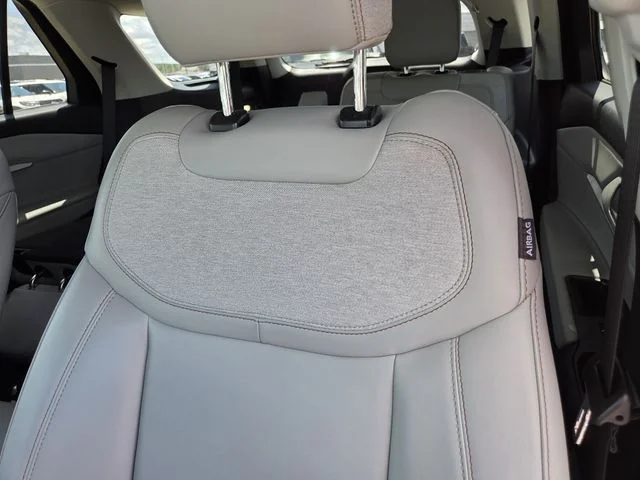 New 2026 Star White Metallic Tri-Coat Ford Active image 39