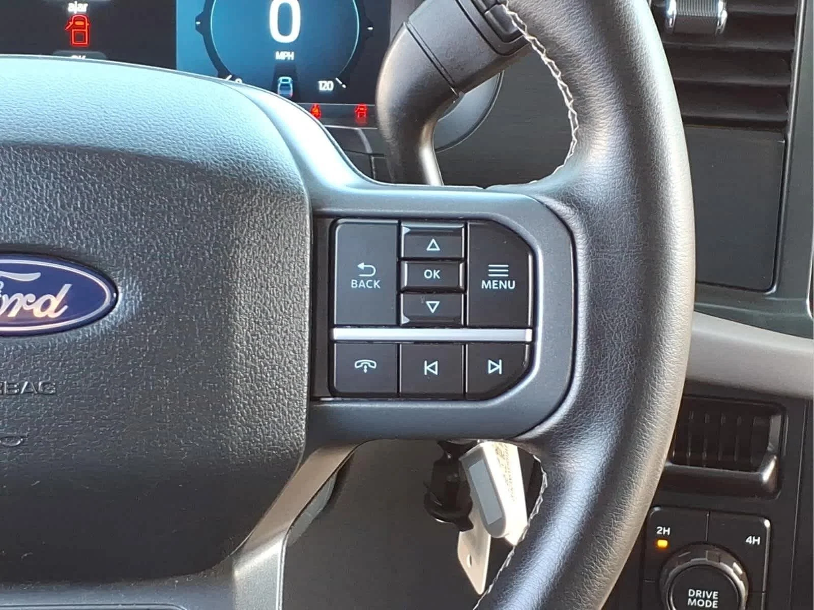 Used 2025 Oxford White Ford XLT image 22