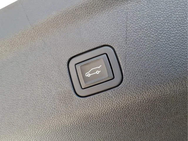 Used 2024 Summit White Chevrolet Premier image 30