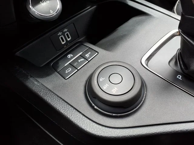 Used 2019 Silver Ford Lariat image 28