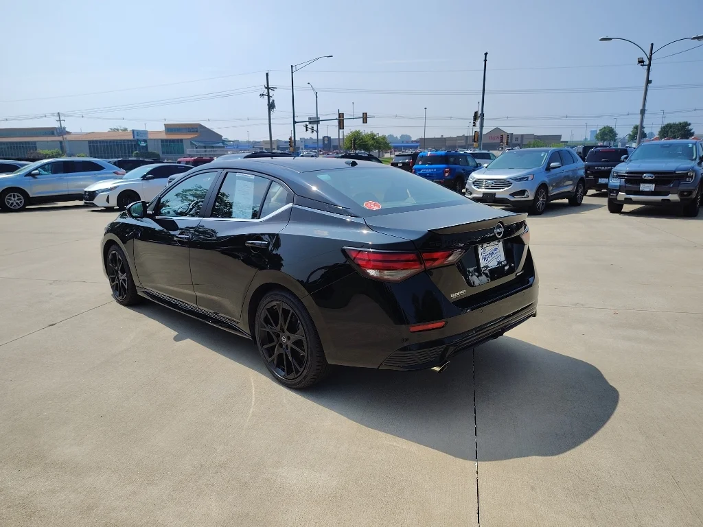 Used 2025 Super Black Nissan SR image 6
