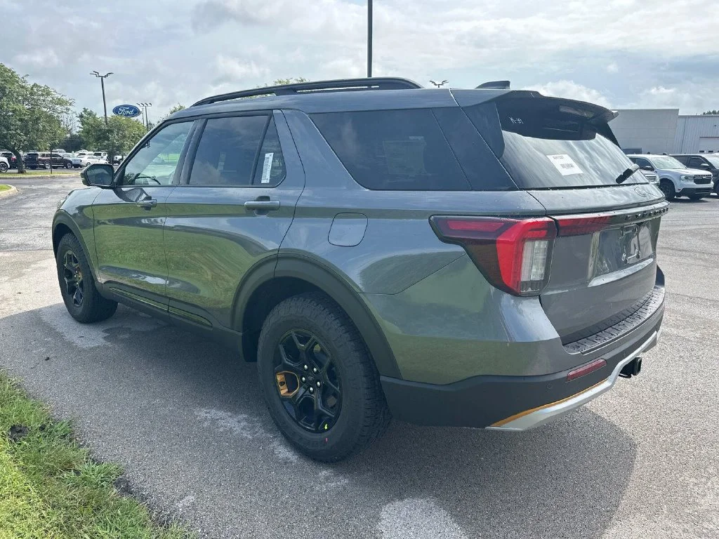 New 2026 Gray Ford Tremor image 9