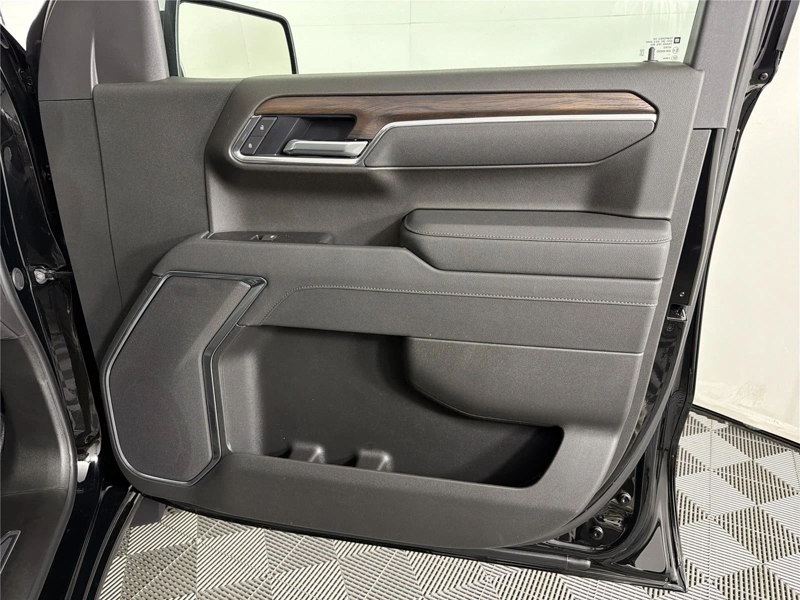 New 2026 Onyx Black GMC SLT image 12