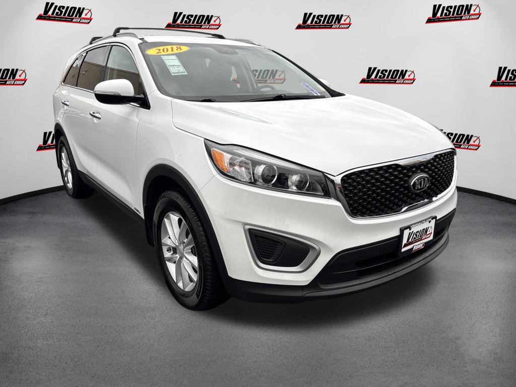 Used 2018 White Kia LX image 7