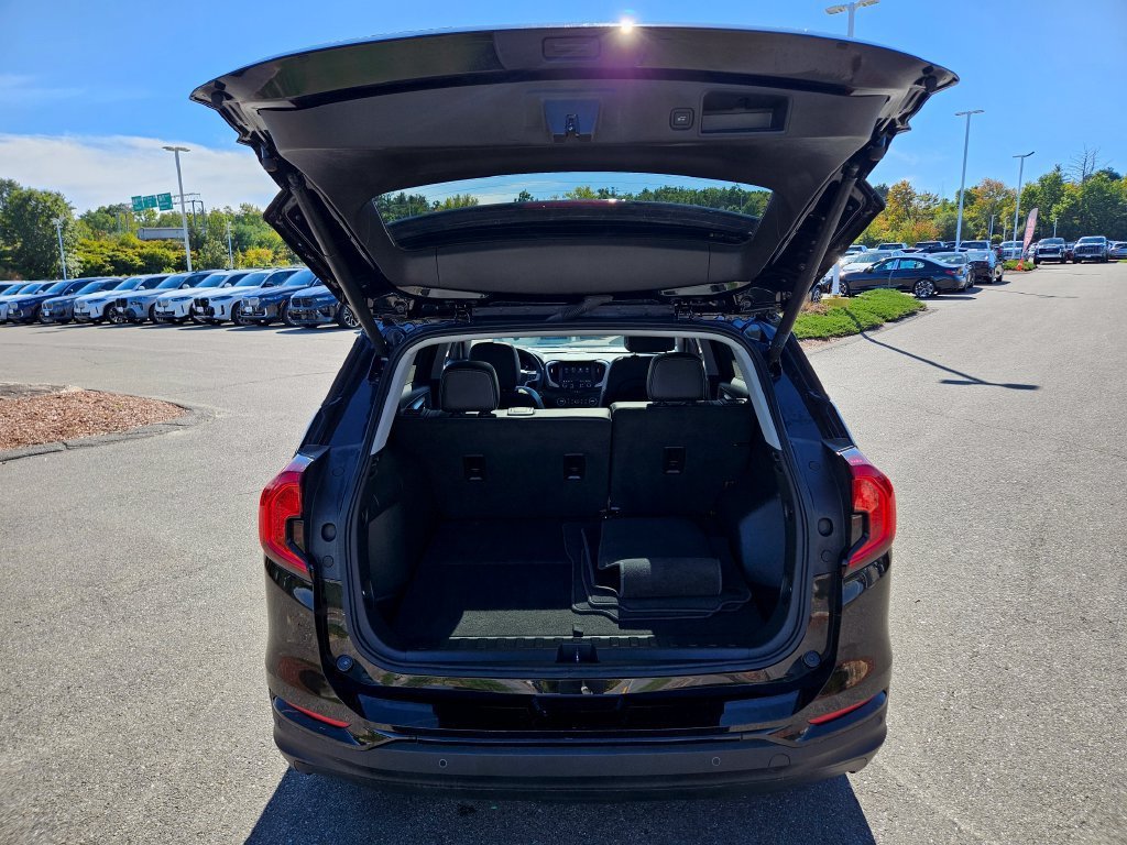 2024 GMC Terrain SLT - Photo 17