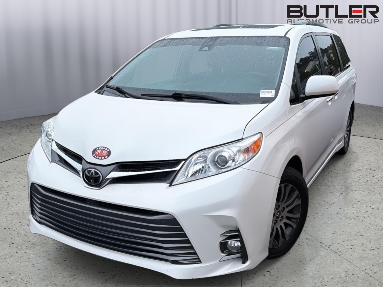 2019 Toyota Sienna XLE V6 7-Passenger Access Seat's photo