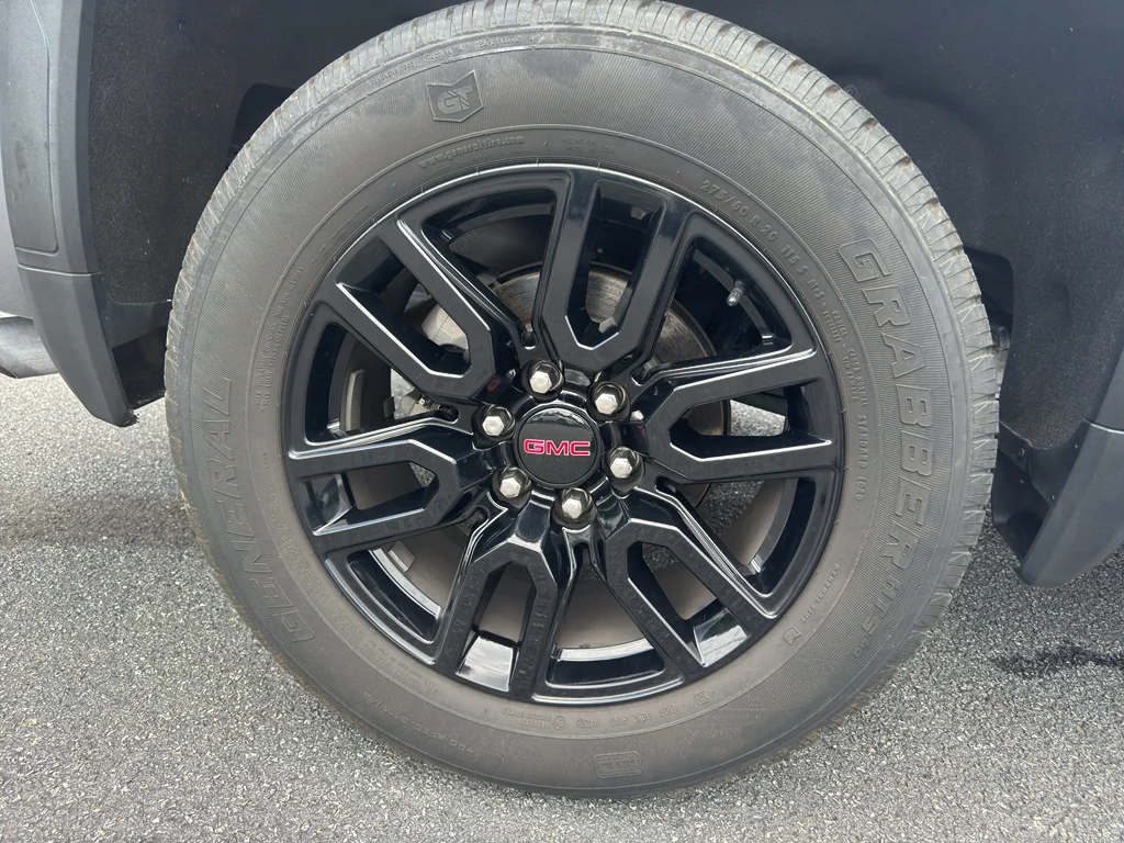 Used 2021 Satin Steel Metallic GMC Elevation image 19