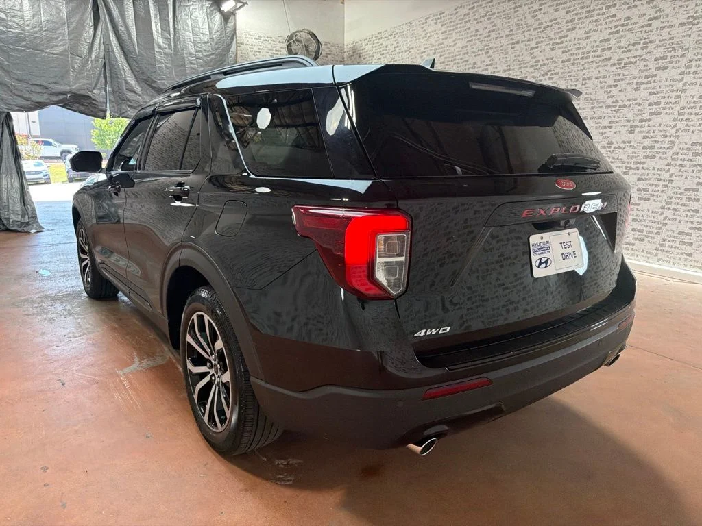 Used 2022 Agate Black Metallic Ford ST-Line image 5