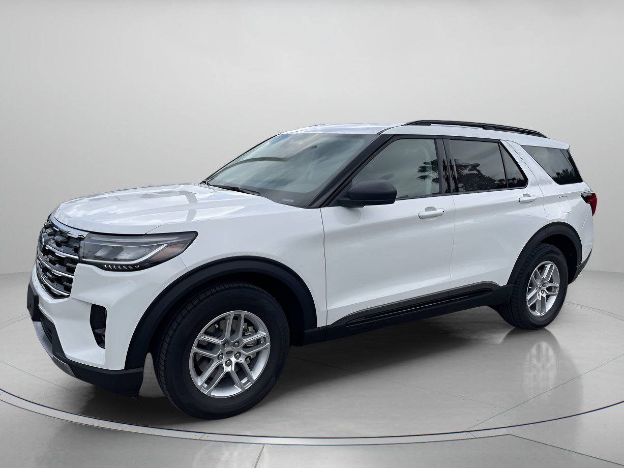New 2026 Star White Metallic Tri-Coat Ford Active image 1