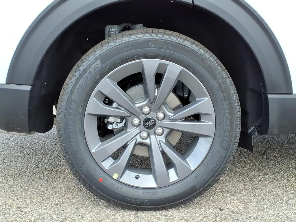 New 2026 Star White Metallic Tri-Coat Ford Active image 7
