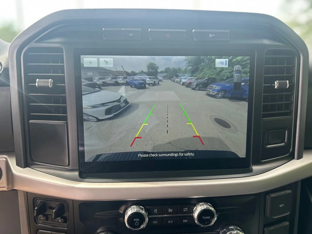 Used 2022 Silver Ford XLT image 16