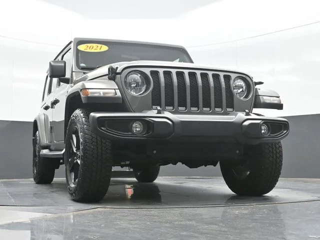 Used 2021 Gray Jeep Unlimited Sahara Altitude image 22
