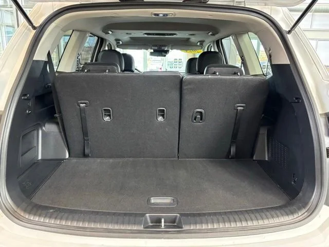 Used 2024 White Kia S image 18