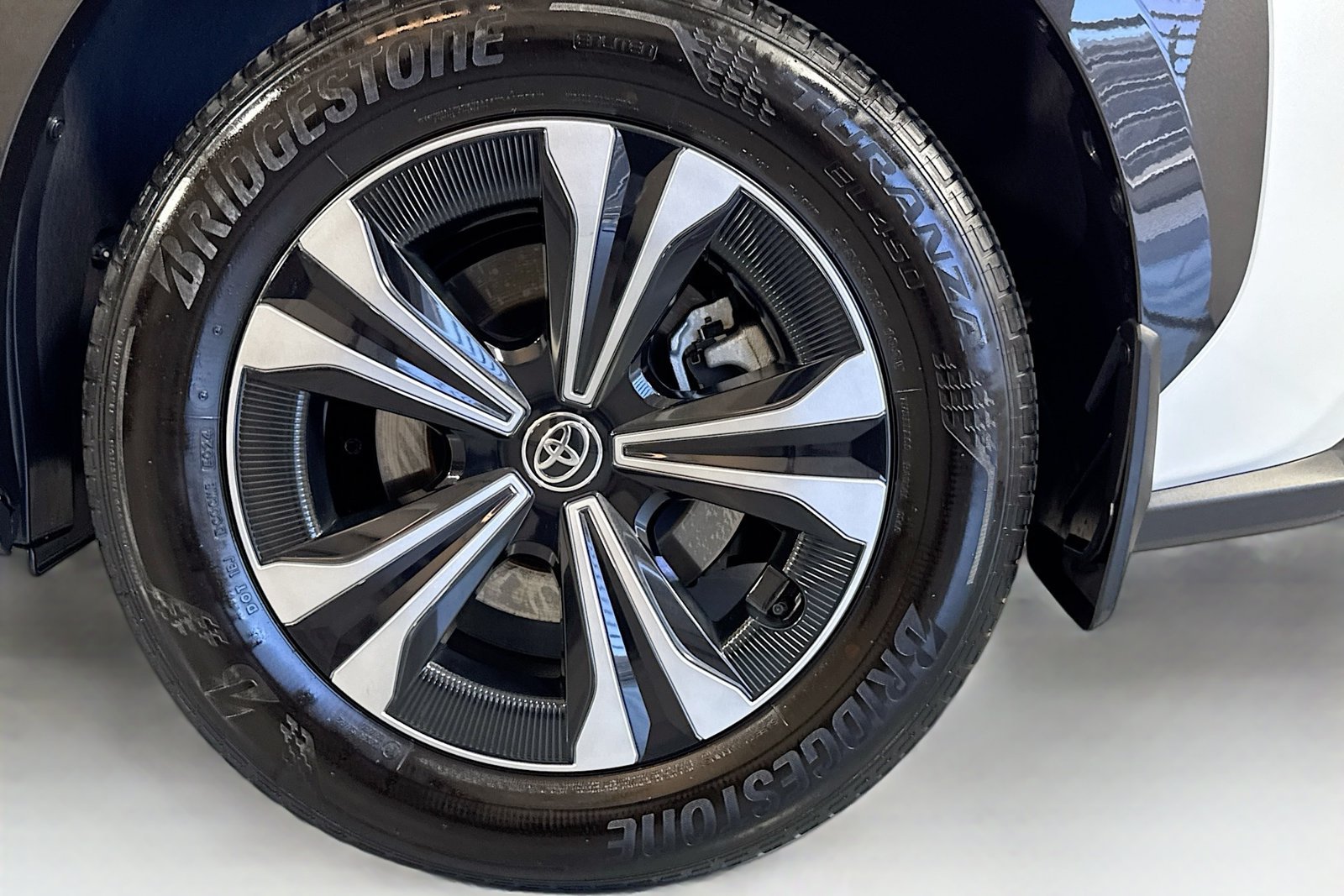 Used 2025 White Toyota Limited image 30