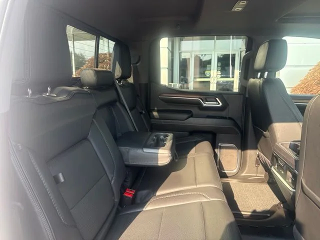 Used 2024 White GMC Denali image 33