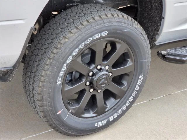 New 2026 Silver-Zynith Exterior Paint RAM Laramie image 6