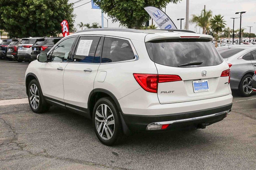 Used 2017 White Diamond Pearl Honda Touring image 4