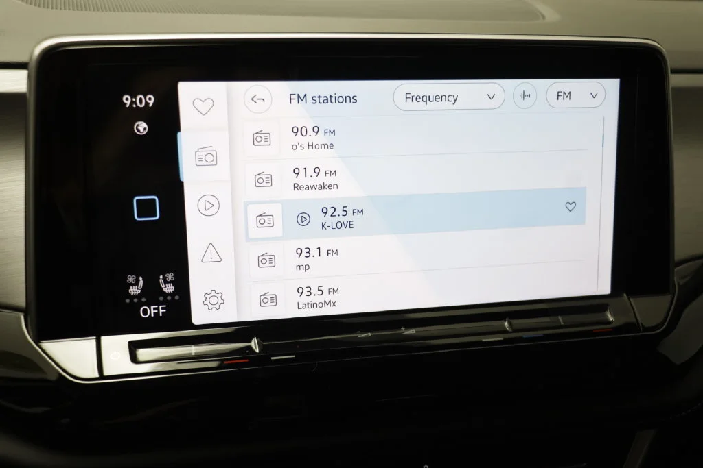 New 2026 Black Pearl Volkswagen SE w/Technology image 9