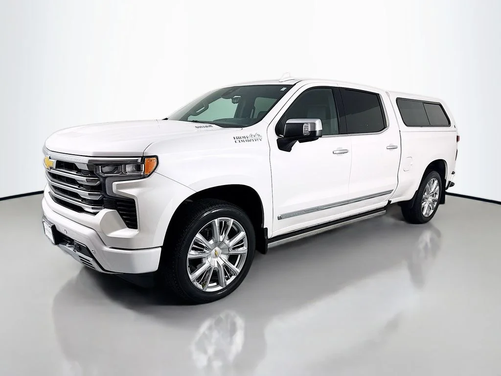 Used 2023 Pearl Chevrolet High Country image 1