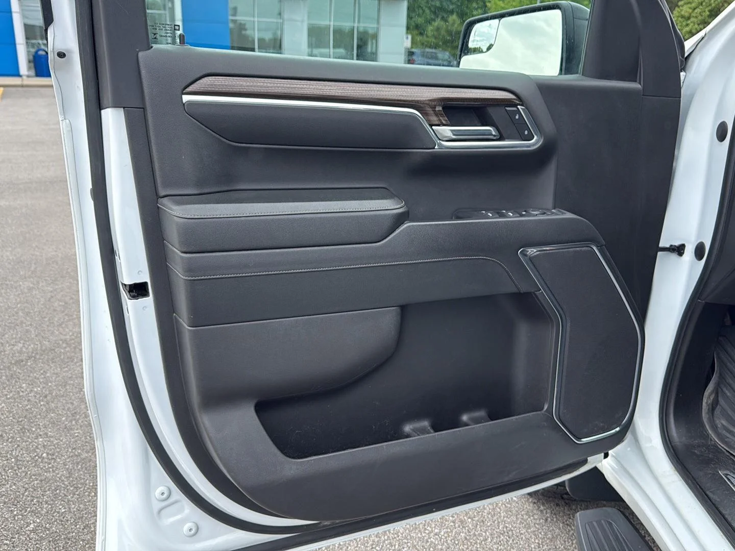 Used 2023 Summit White Chevrolet LT Trail Boss image 18