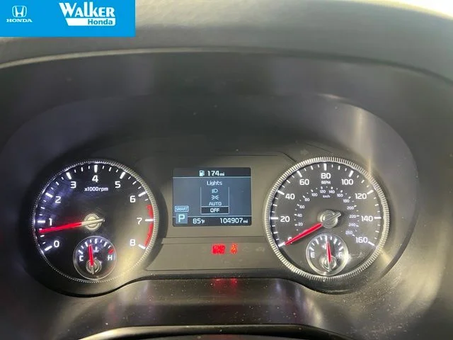 Used 2021 Green Kia EX image 24