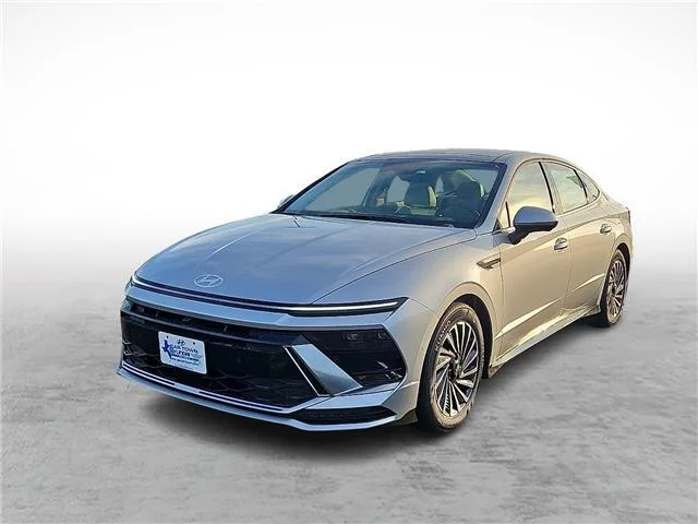 New 2026 Aero Silver Hyundai Limited image 1