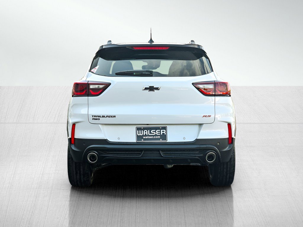 New 2026 Iridescent Pearl Tricoat Chevrolet RS image 4