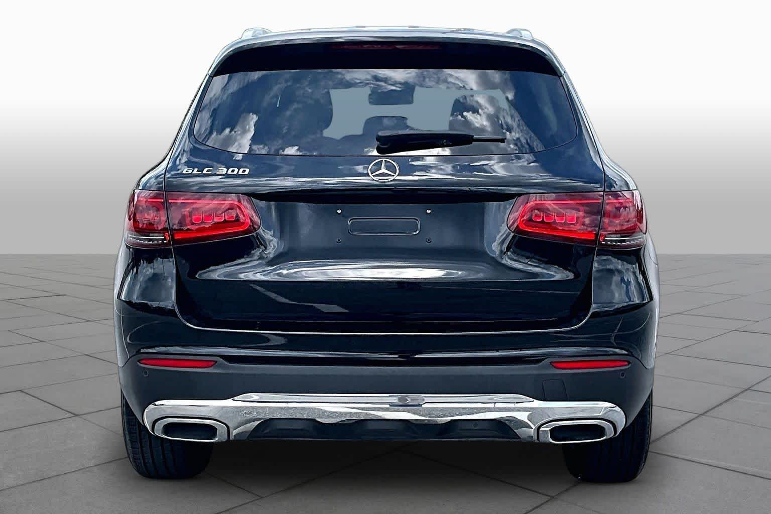 Used 2022 Black Mercedes-Benz GLC 300 image 5