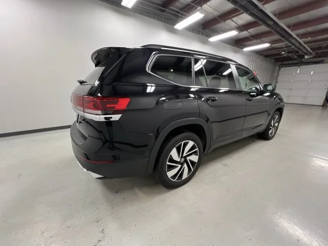 2024 Volkswagen Atlas SE w/Tech - Photo 8