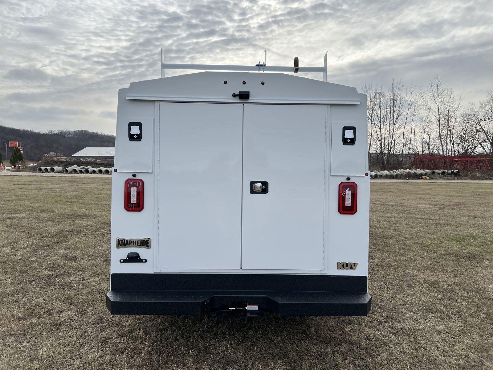 Used 2024 Oxford White Ford T350 AWD SRW image 3