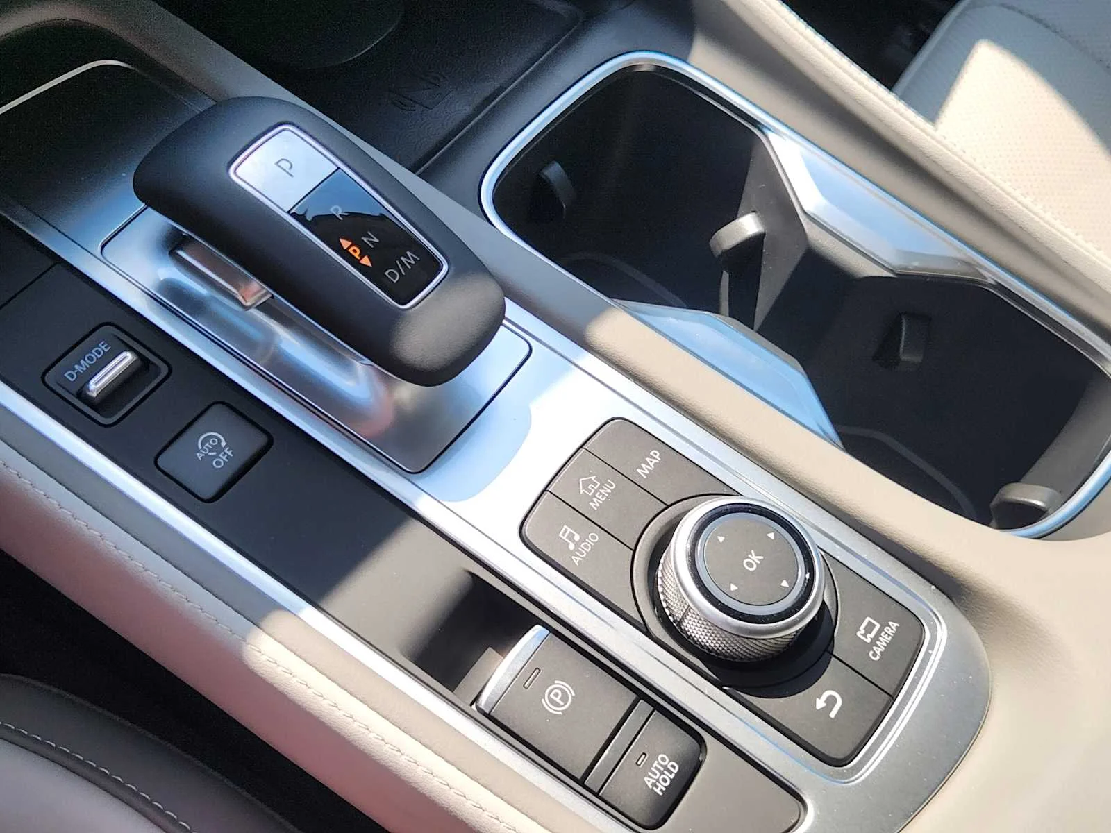 New 2027 MINERAL BLACK INFINITI Luxe AWD image 14