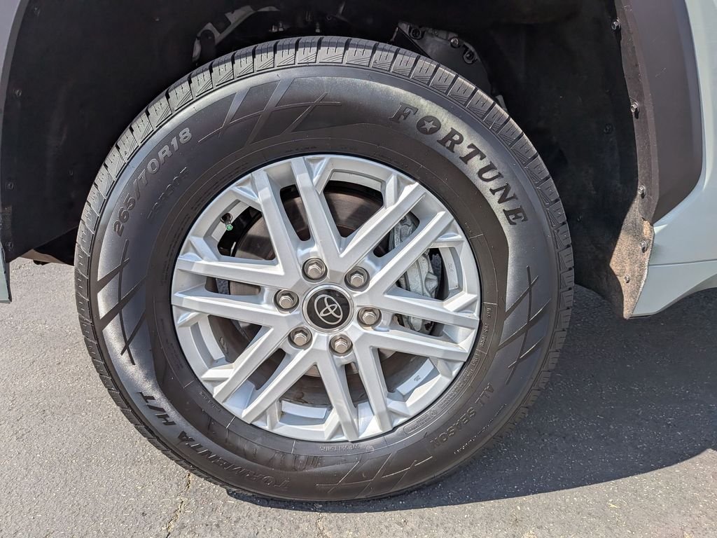 2025 Toyota Tundra SR5 - Photo 10