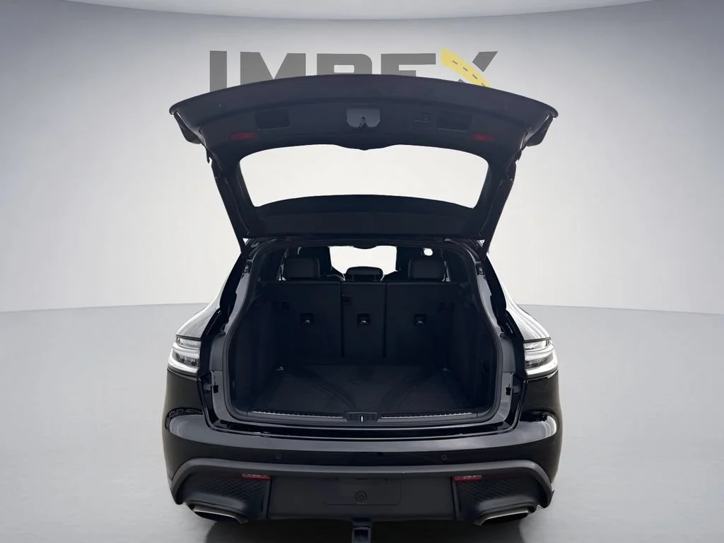 Used 2022  Porsche  image 32