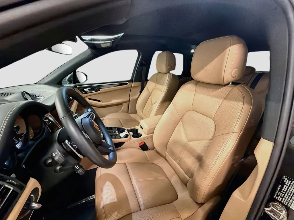 Used 2026  Porsche  image 5