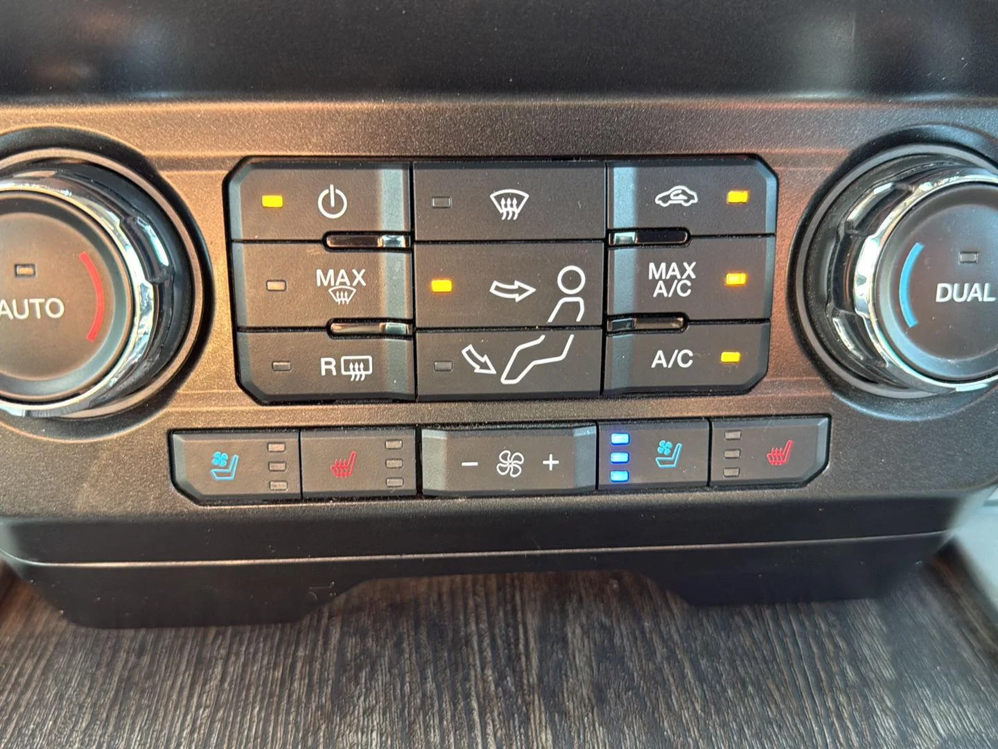 Used 2021 Velocity Blue Metallic Ford LARIAT image 25
