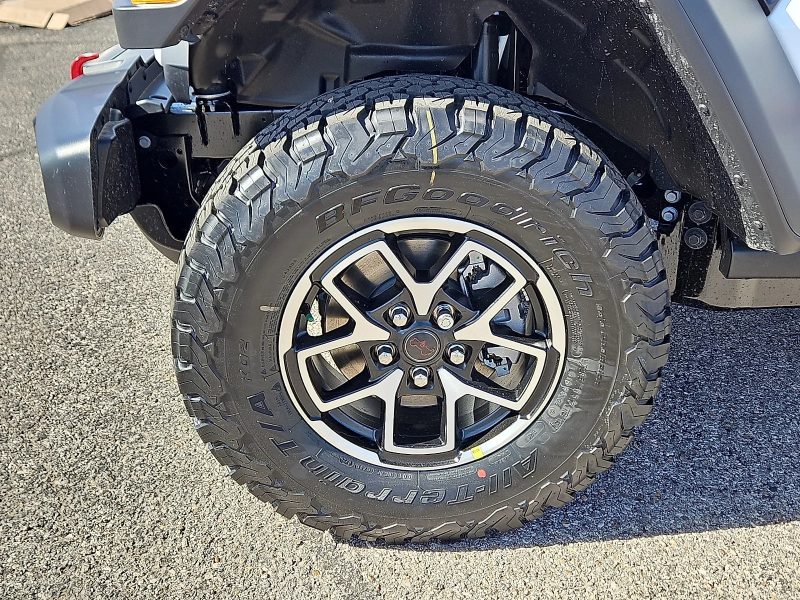 New 2026 Bright White Jeep 4-DOOR RUBICON image 5