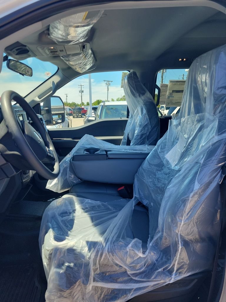 New 2026 Oxford White Ford F-450® XL image 14